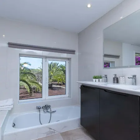Bella
